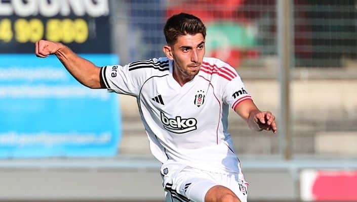 Beşiktaş’a kötü haber! Maça saatler kala kadrodan çıkartıldı