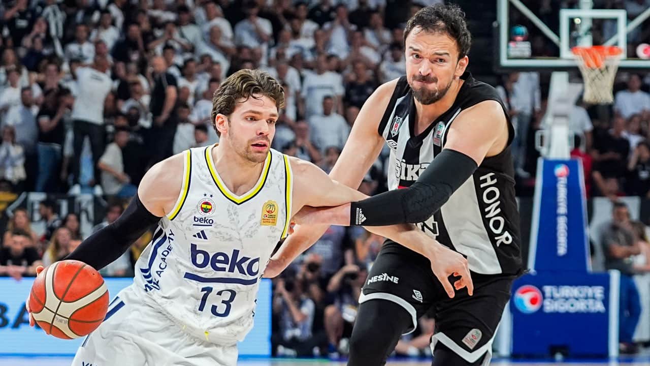 Beşiktaş’ı deplasmanda devirdi! Fenerbahçe final serisinde öne geçti