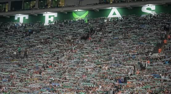 Bursaspor tribünlerinden 'Cendere' gösterisi: Sezonun ilk maçında statta muhteşem atmosfer