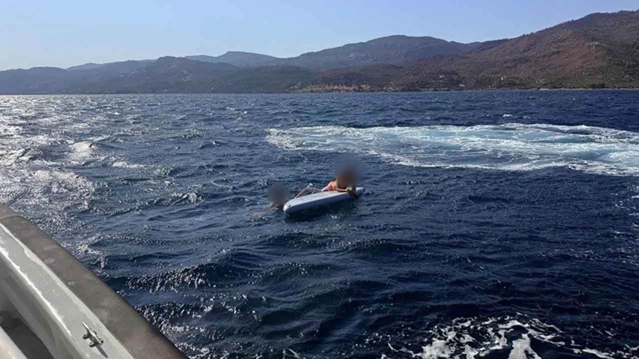 Çanakkale Boğazı’nda korku dolu anlar! Sürüklenen rüzgar sörfçülerini Sahil Güvenlik kurtardı!