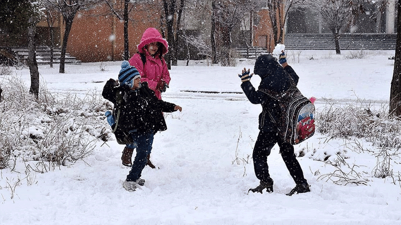 Çankırı'da eğitime kar engeli geldi: Binlerce öğrenciye tatil müjdesi