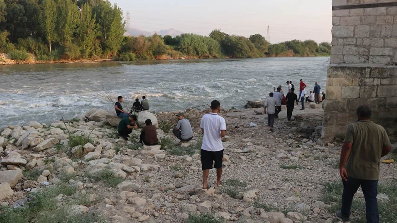 Ceyhan Nehri'nde suya giren 2 çocuk kayboldu