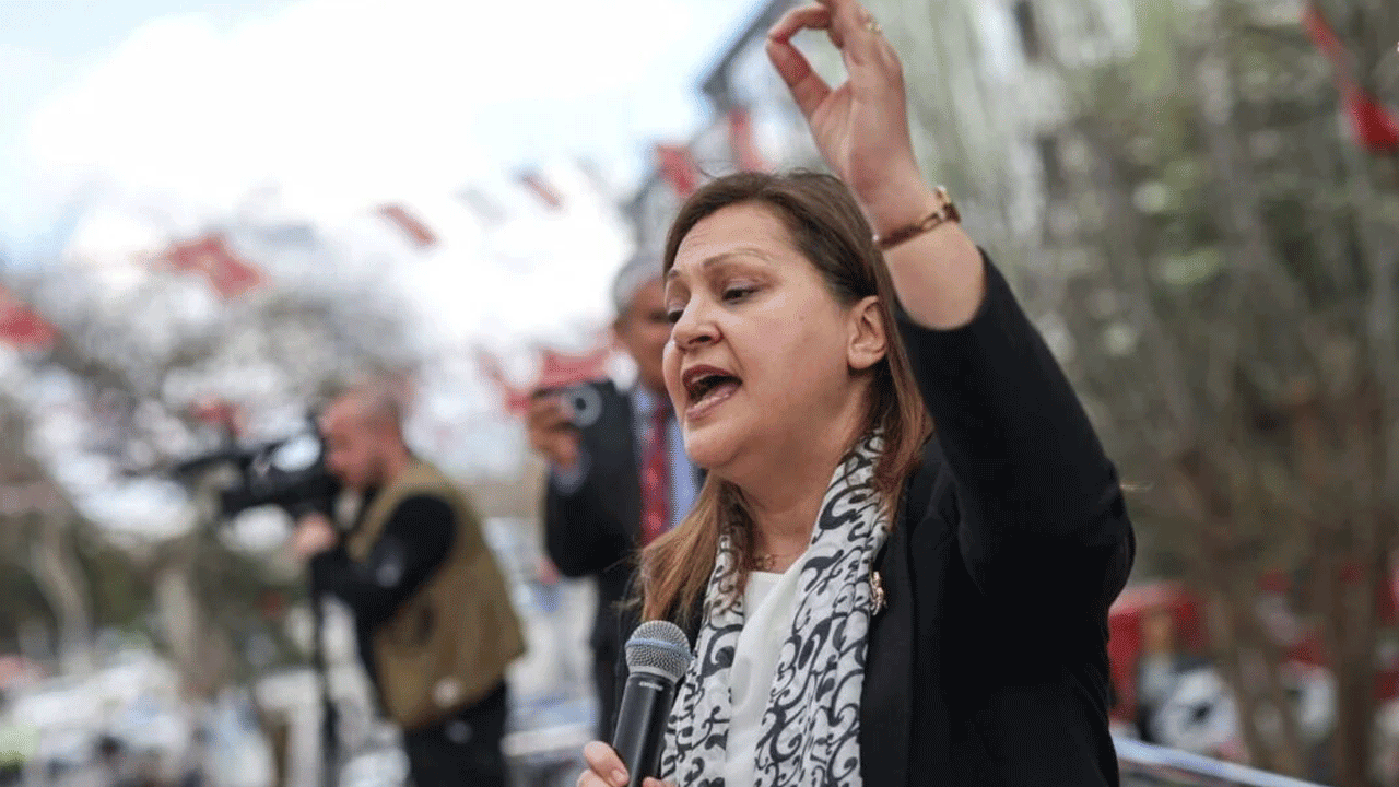CHP'de Burcu Köksal depremi! Faturayı kesip görevden aldılar!