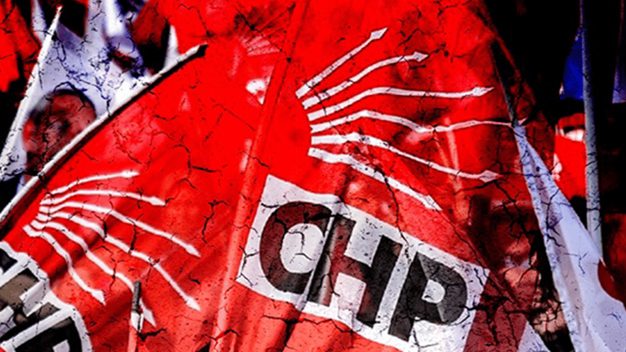 CHP'deki kişisel kavgaların bedelini İzmirliler ödüyor!