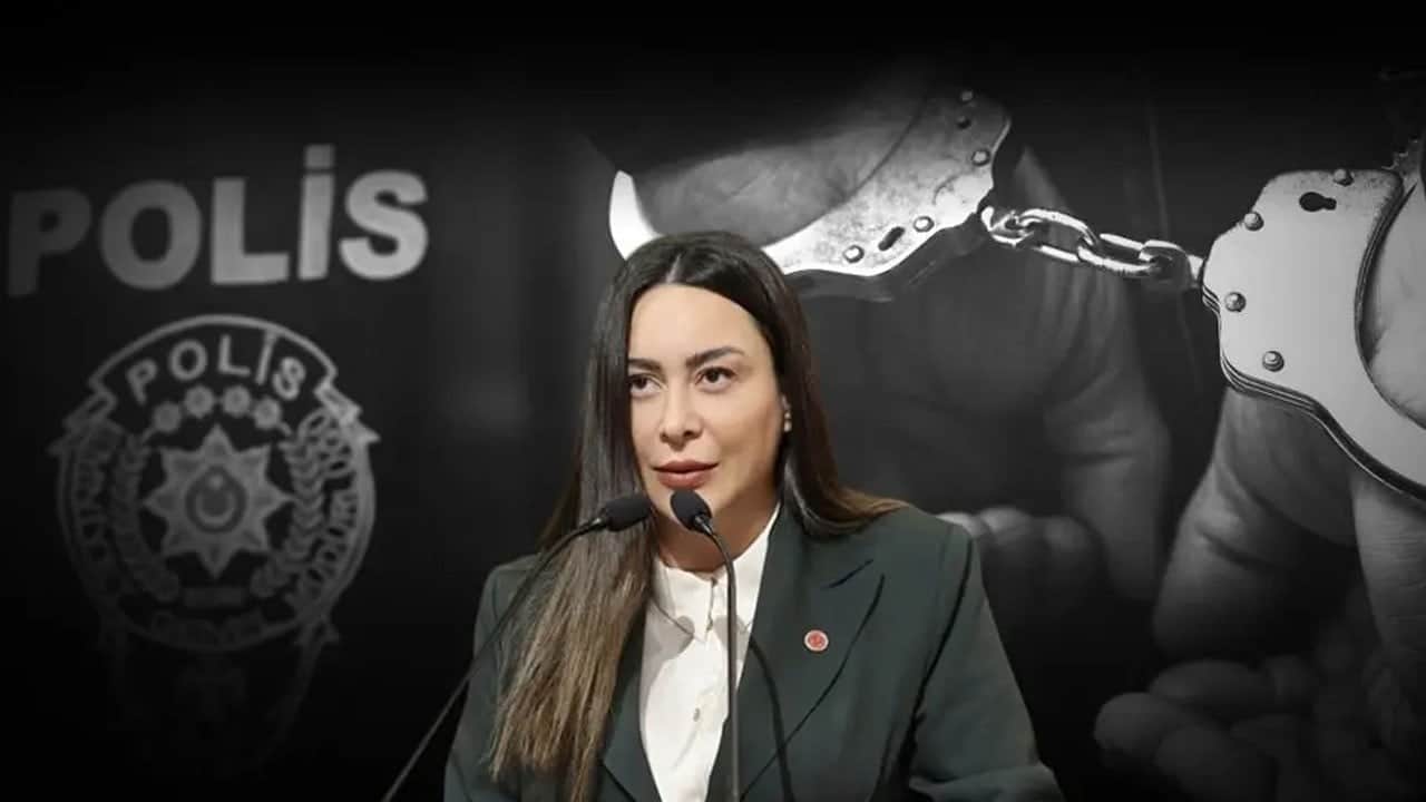 CHP'li Meclis Üyesi Hülya Şimşek gözaltına alındı