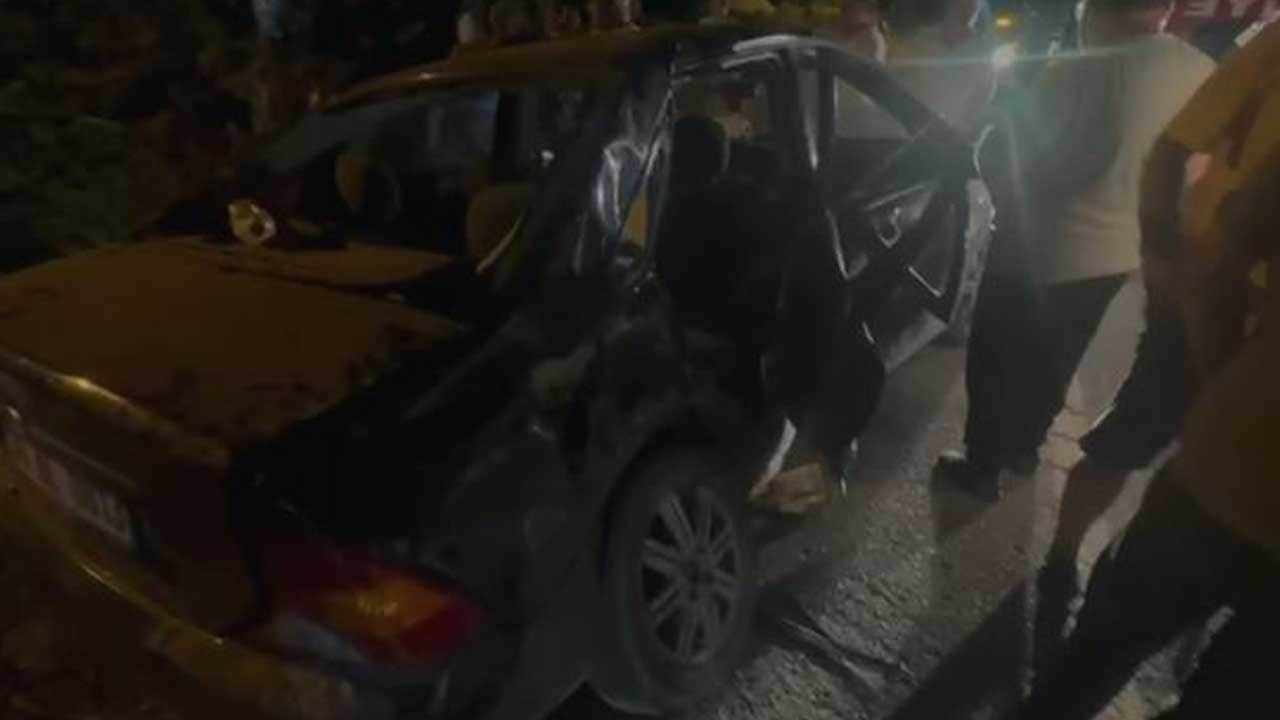 Cide’de iki otomobil çarpıştı: 1’i ağır 4 yaralı