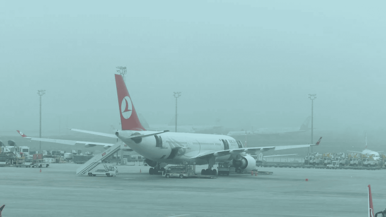 Diyarbakır'da uçak seferlerine sis engeli!