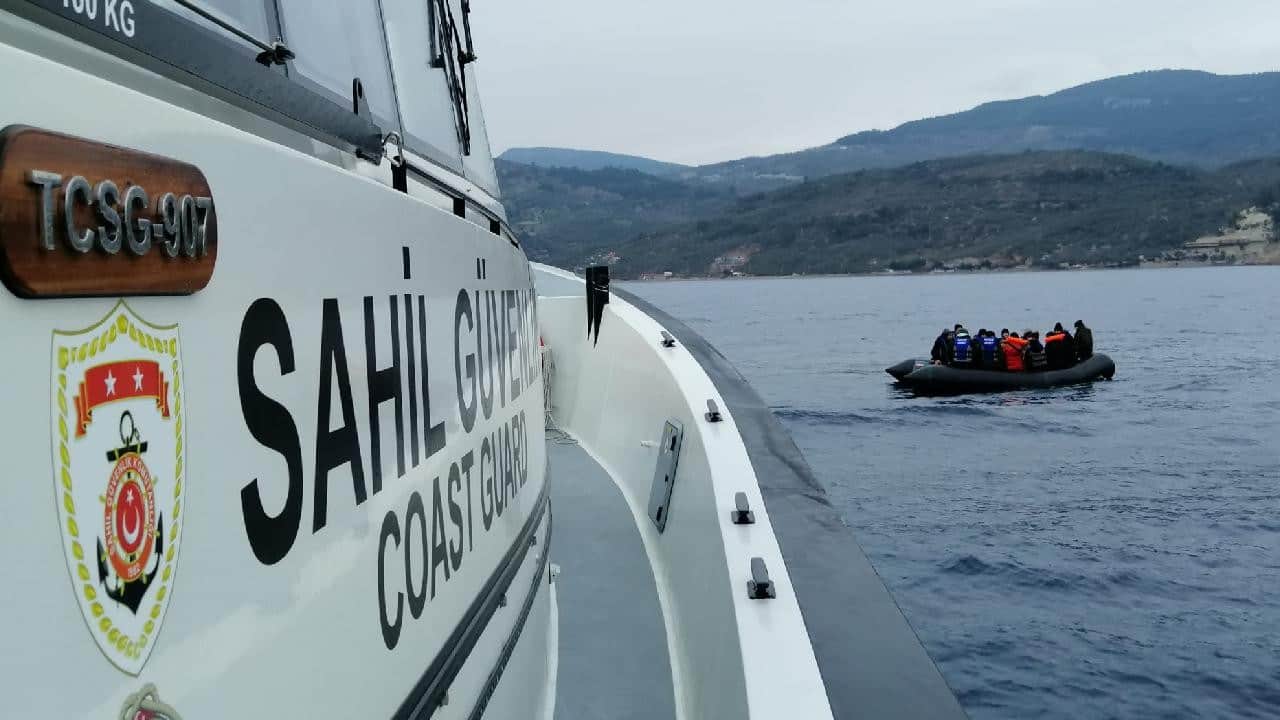 Ege'de Yunanistan zulmü: 18'i çocuk 46 göçmen ölüme terk edildi