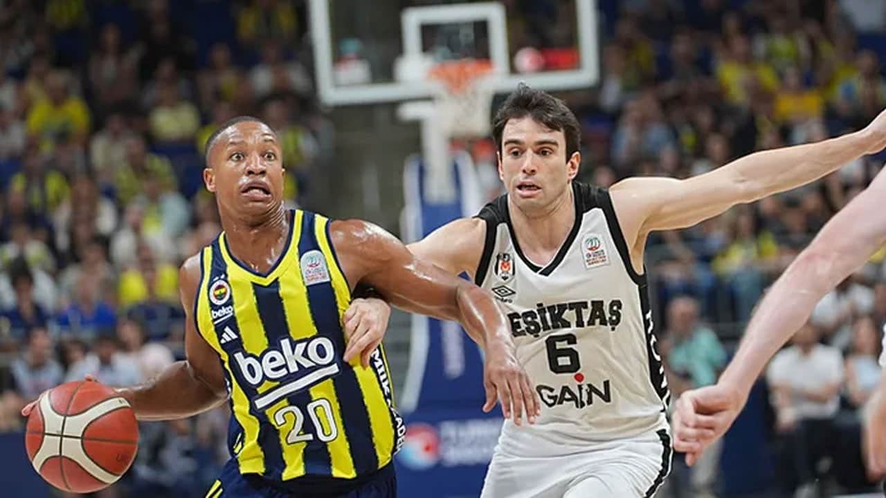 Fenerbahçe Beko'da bir isimle daha yollar ayrıldı