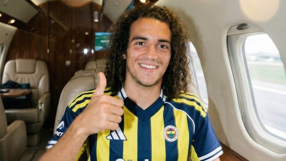 Fenerbahçe flaş transferi resmen açıkladı