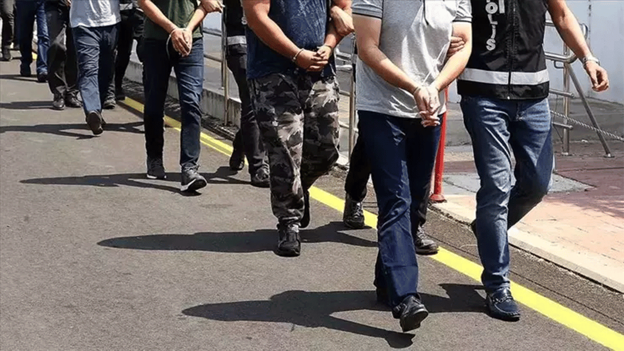 FETÖ'cü hainlerin kaçış planına emniyet darbesi! Sınırda yakalanan şüpheli tutuklandı!