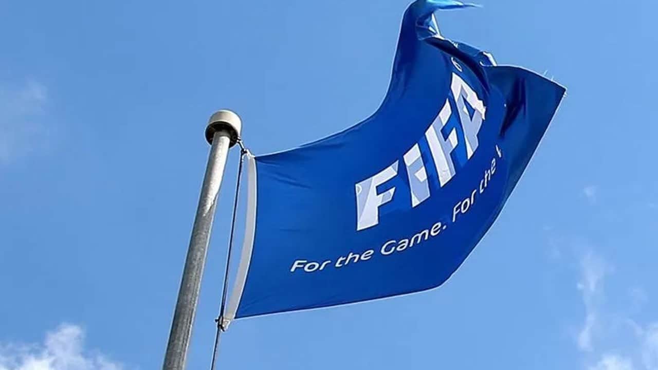 FIFA’dan kötü haber! 4 Türk kulübüne transfer yasağı