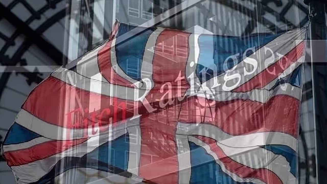 Fitch İngiltere'nin kredi notunu doğruladı