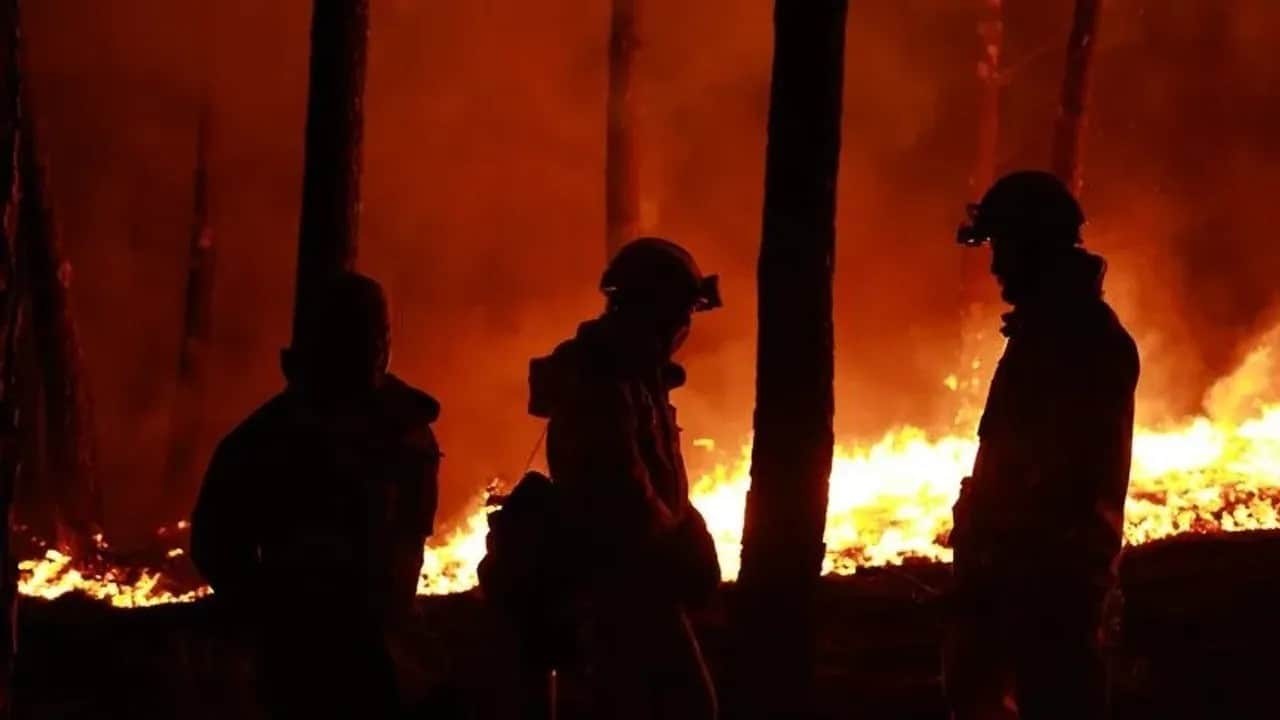 Fransa'da kimyasal alarm! 30 bin kişiye acil evden çıkmayın uyarısı!