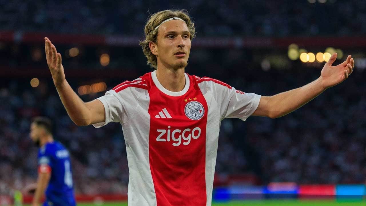 Fransız devi PSG, Belçikalı futbolcu Mika Godts'u kadrosuna kattı