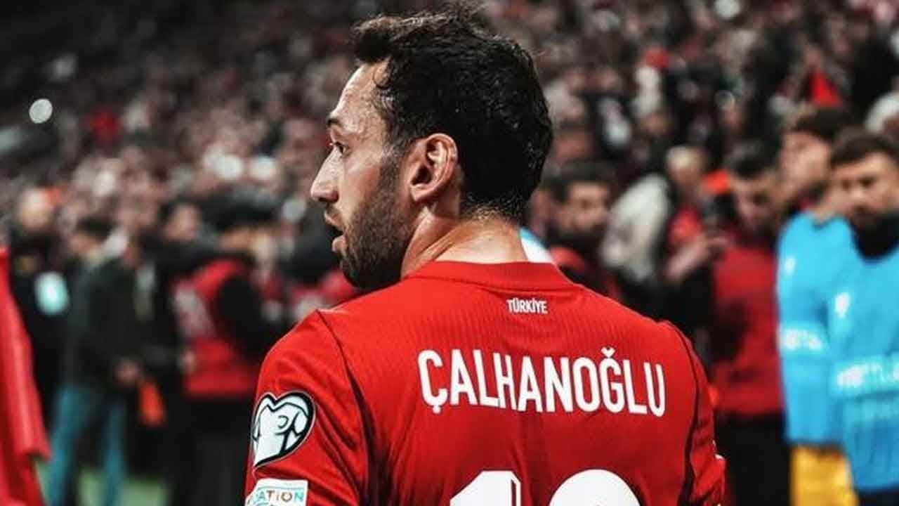 Galatasaraylı mı, Fenerbahçeli mi? Hakan Çalhanoğlu böyle açıkladı: Gönlüm ondan yana