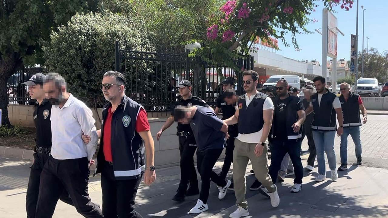 Göçmen simsarları yargı önünde! 4 ilde operasyon düzenlendi