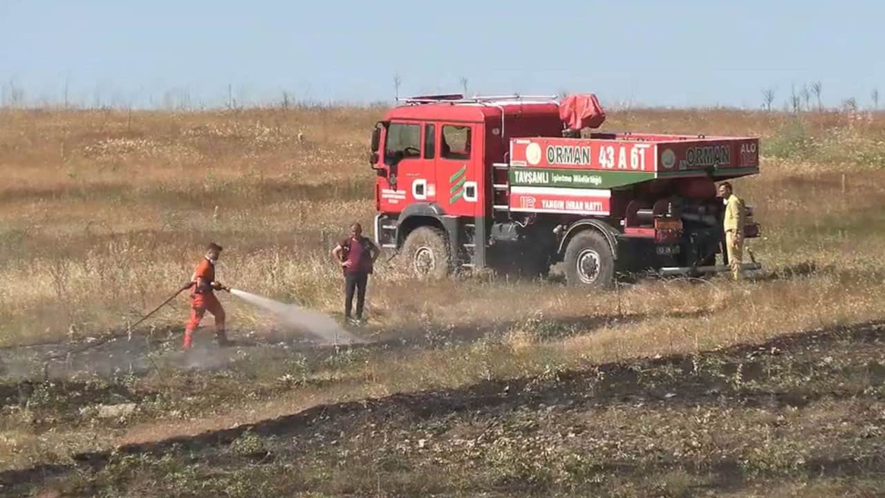Hasat yangını! 15 dönüm arpa ve buğday kül oldu