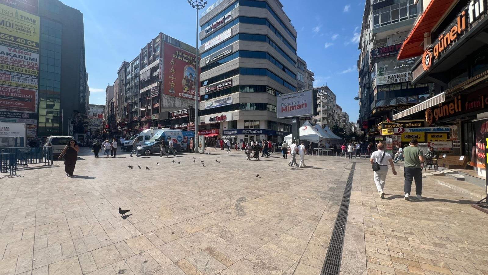 İBB Kızılay'a meydanda yer vermedi Bahçelievler Belediyesi yer tahsis etti