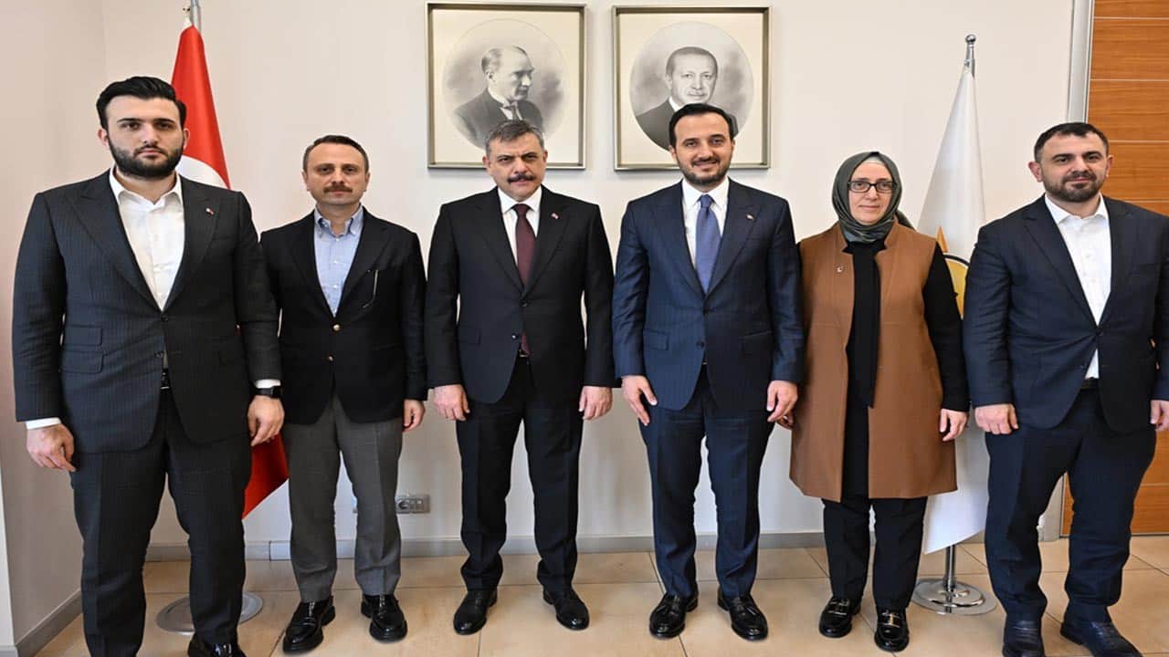 İçişleri Bakanı Çiftçi, AK Parti İstanbul İl Başkanlığını ziyaret etti