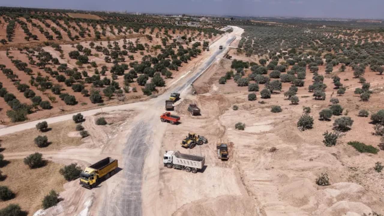  İdlib'in yolları yeniden inşa ediliyor