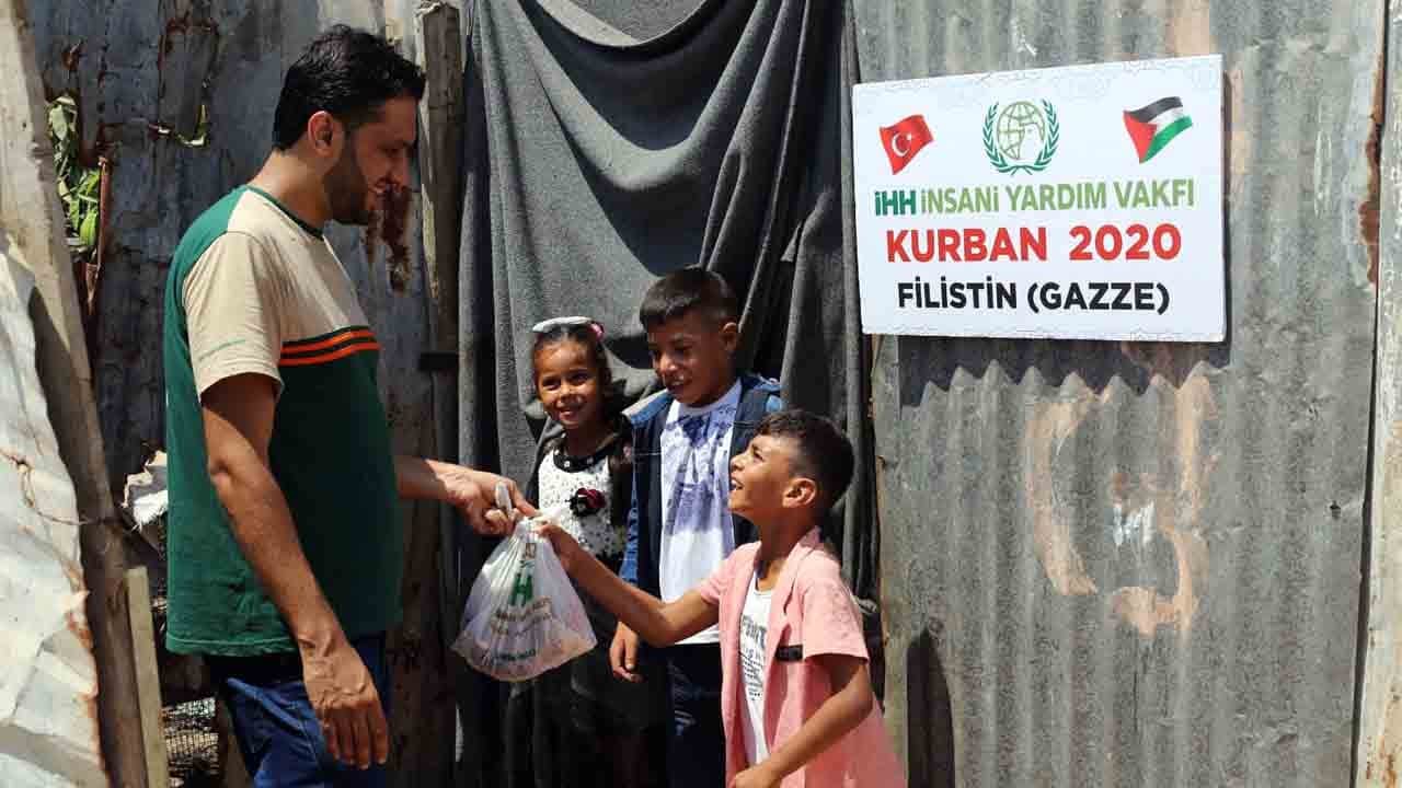İHH’dan Kurban paylaşımı: Kurbanlarınızı başta Filistin, Sudan olmak 61 ülkede mazlumlarla paylaşıyoruz