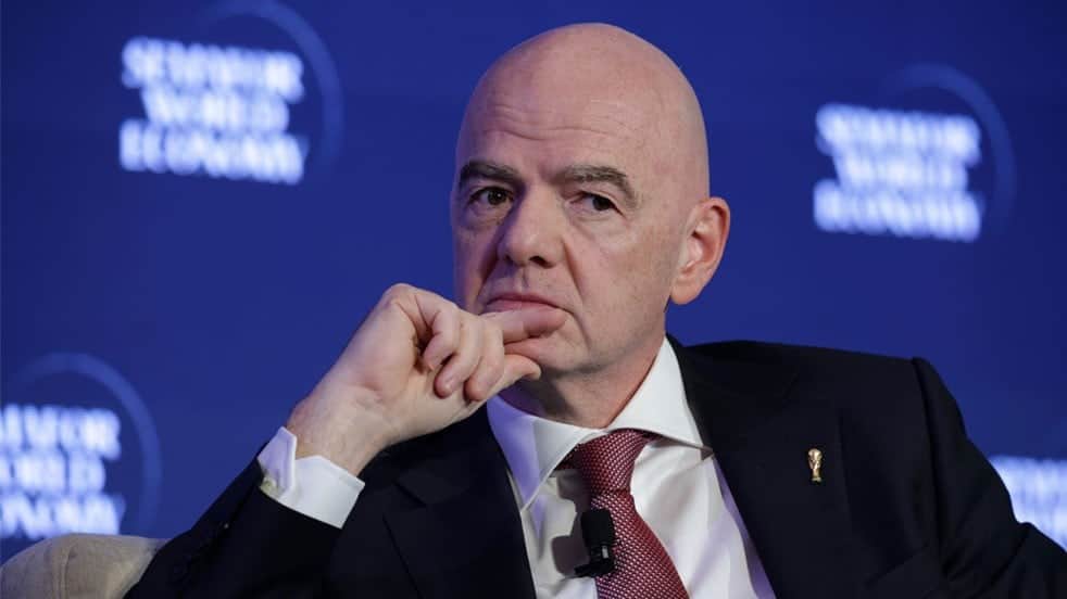 Infantino'ya bir şok daha! FIFA'nın 3 numaralı ismi görevinden ayrıldı