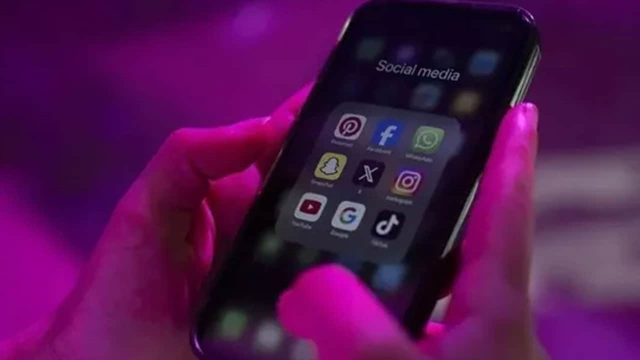 İngiltere’de sosyal medya yasağı