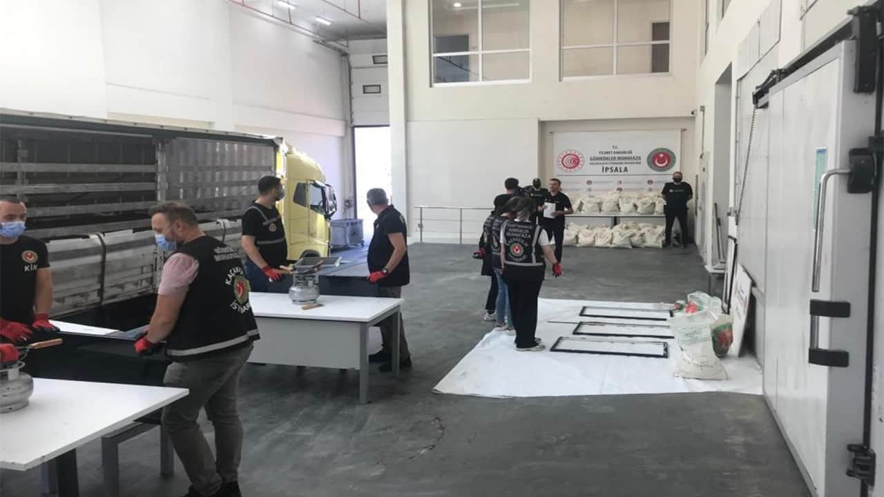 İpsala sınır kapısında tırda 1,5 ton uyuşturucu ele geçirildi