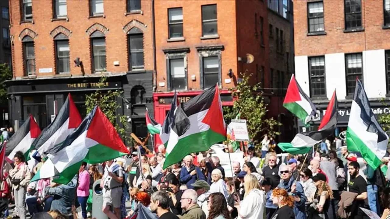 İrlanda'da terörist İsrail maçı protesto edildi