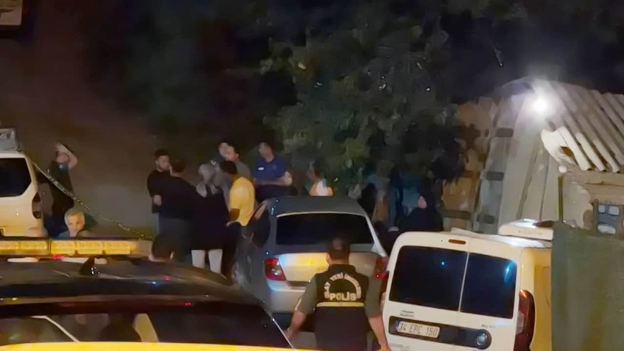 İstanbul’da aile katliam: Eski eşini ve 18 yaşındaki oğlunu tüfekle öldürüp intihar etti