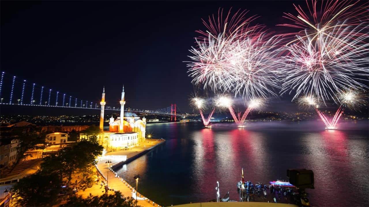 İstanbul’da yangınlara karşı havai fişek ve meşale yasağı