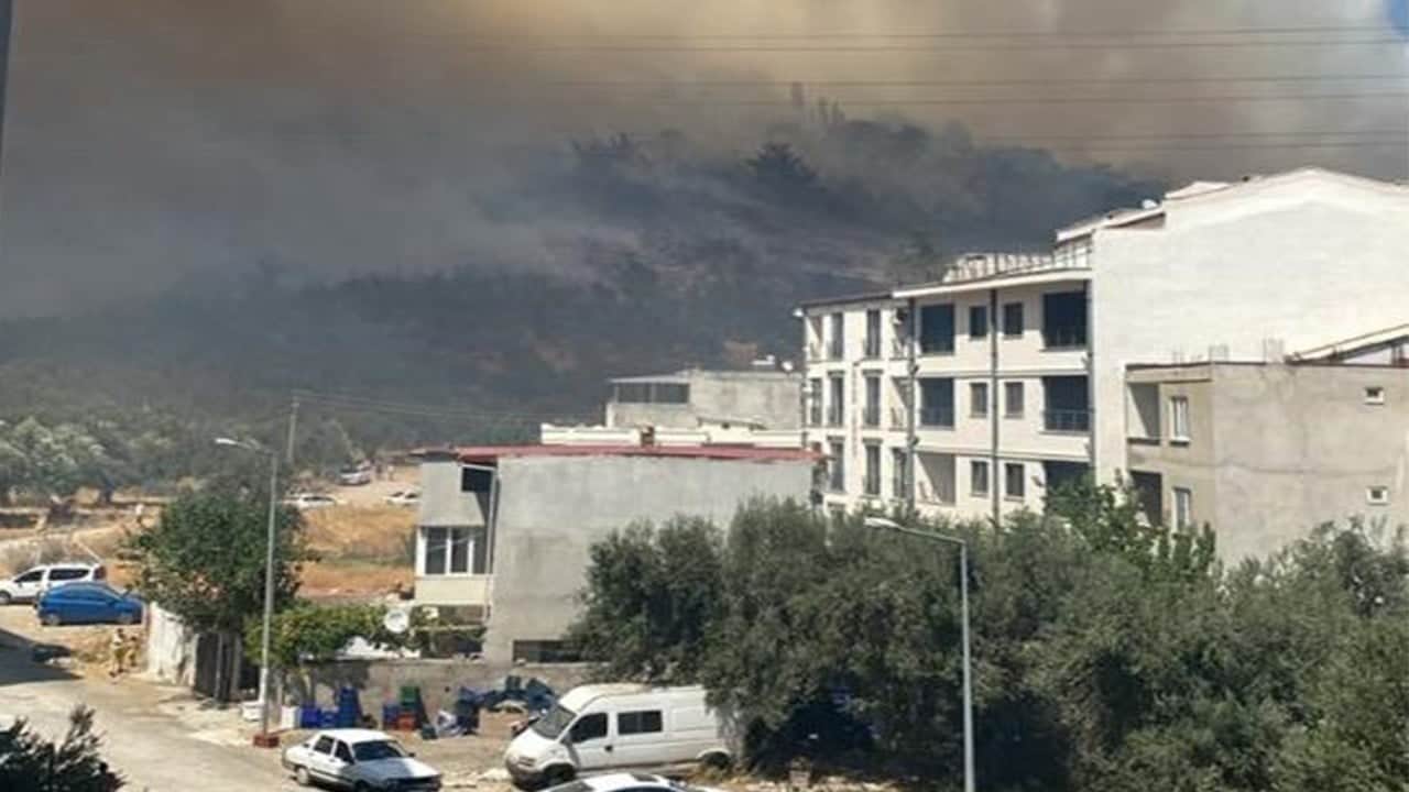 Kazdağları’ndaki yangına 9 uçak 6 helikopter ile müdahale ediliyor
