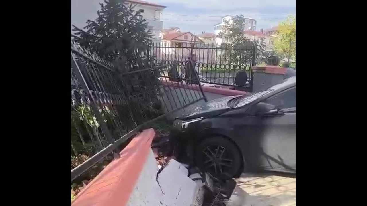 Kocaeli’de frensiz araç ev duvarına çarptı!