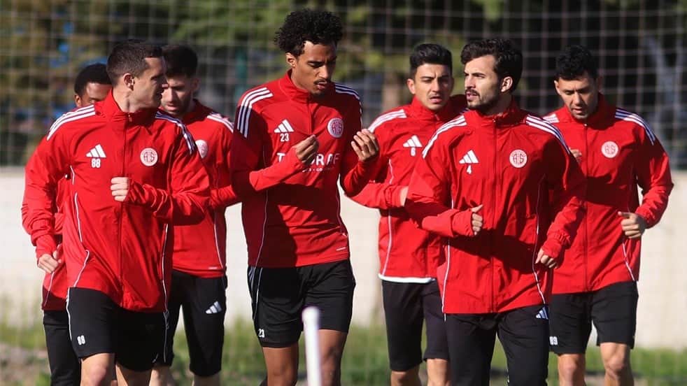 Küme hattında olan Antalyaspor, Fenerbahçe maçına odaklandı