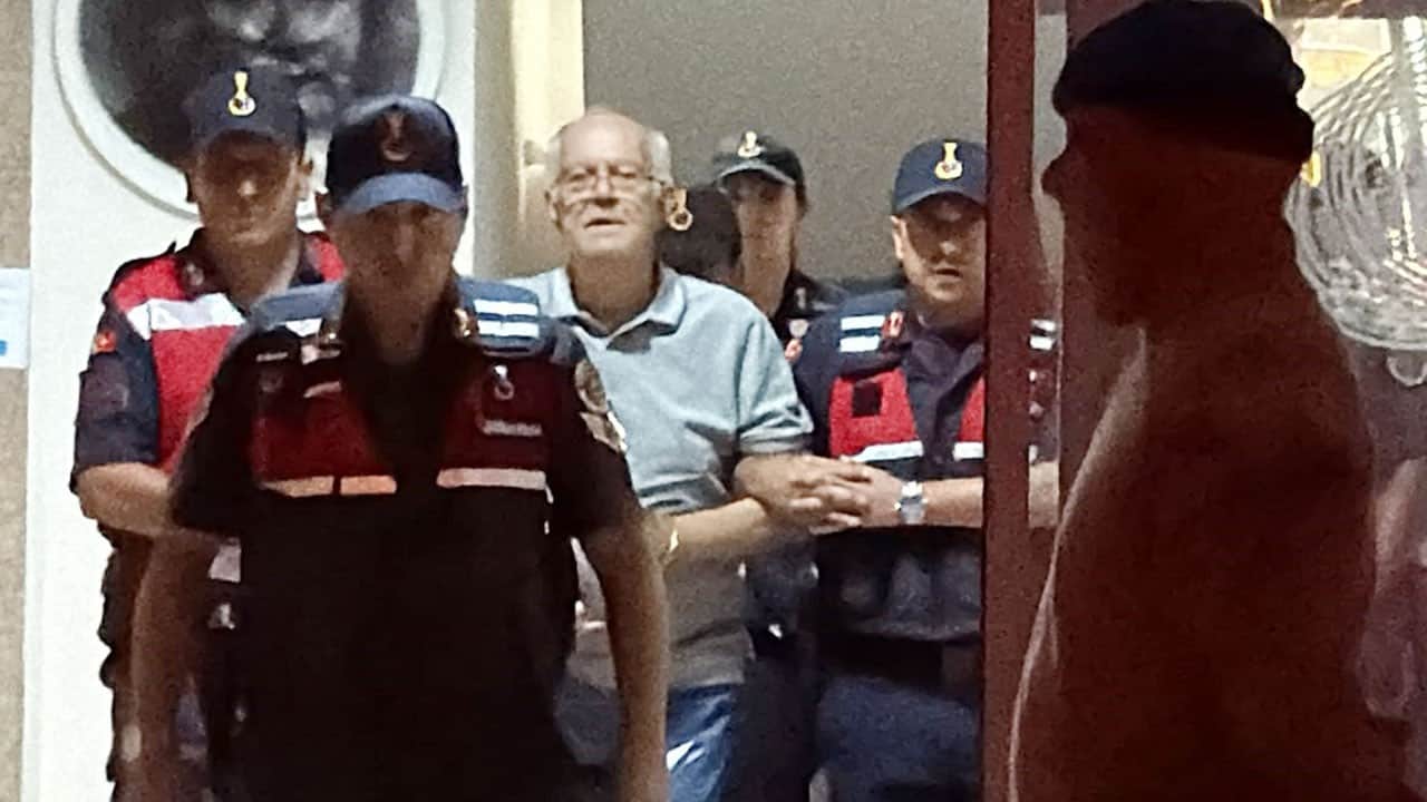 Kuşadası’ndaki yolsuz kooperatif başkanı ile 2 görevli tutuklandı