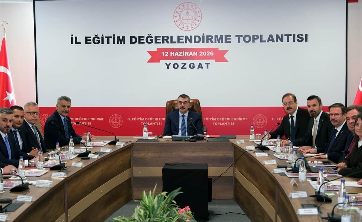 Milli Eğitim Bakanı Tekin’den LGS açıklaması! Yapay zekâ robotu destek olacak