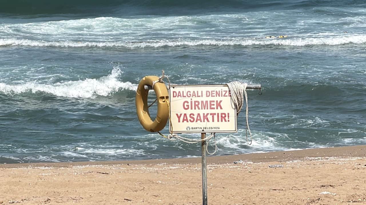 O ilimizde yaşayanlar dikkat! 11 plaj için 3 günlük yasak kararı
