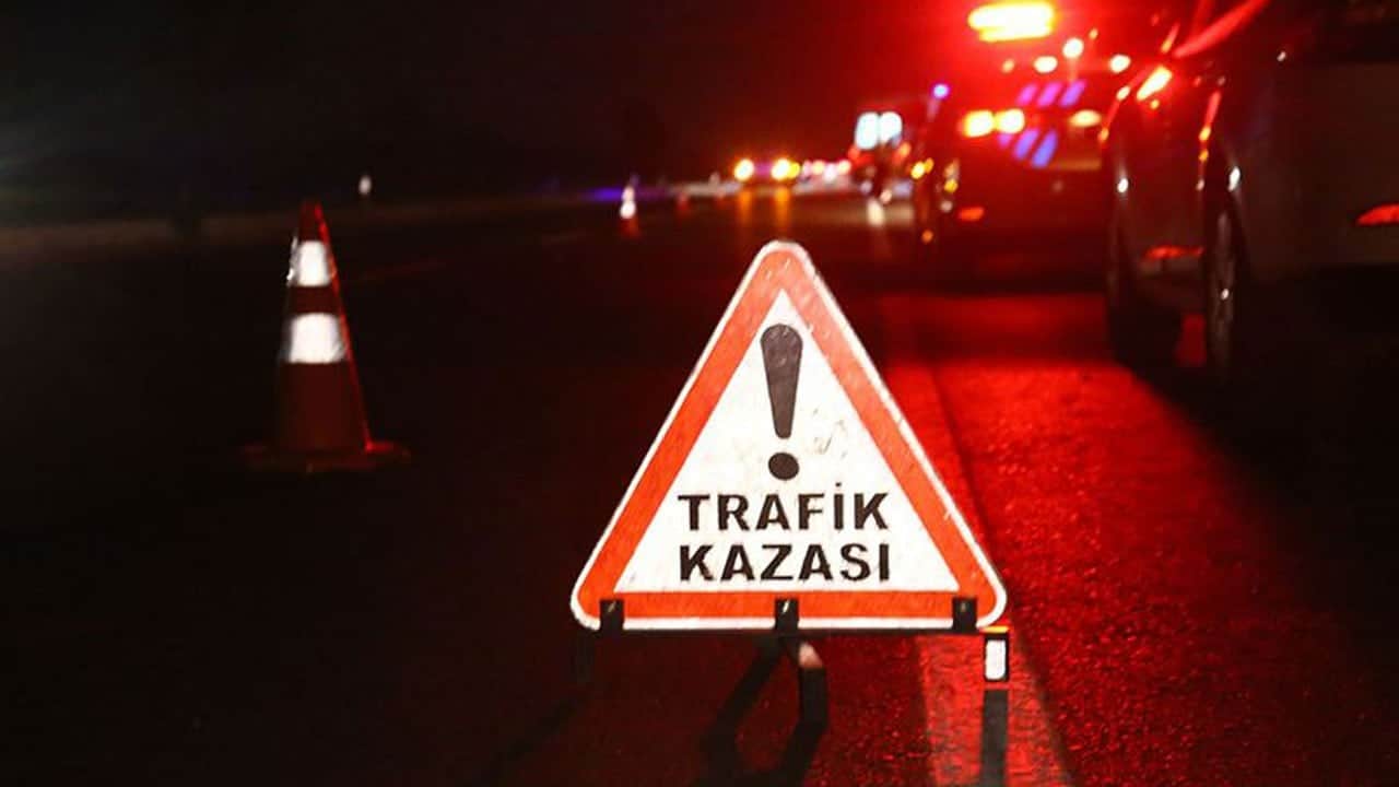 Öğretmen geri manevra yapan aracın altında kaldı