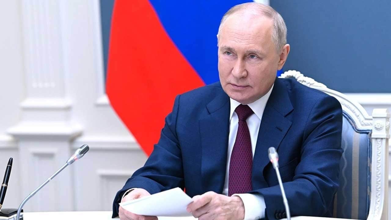 Rusya lideri Putin'den Küba teması