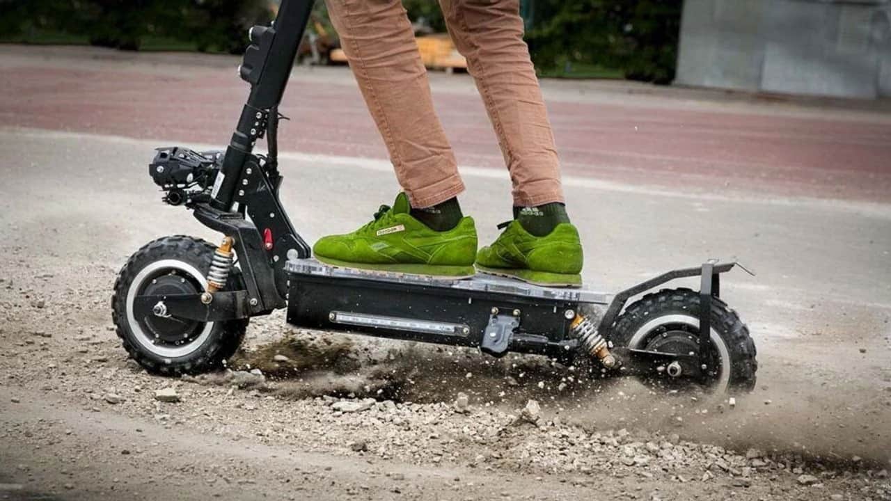 Scooterlar yüzünden kazalar yüzde 33 artınca hükümet harekete geçti