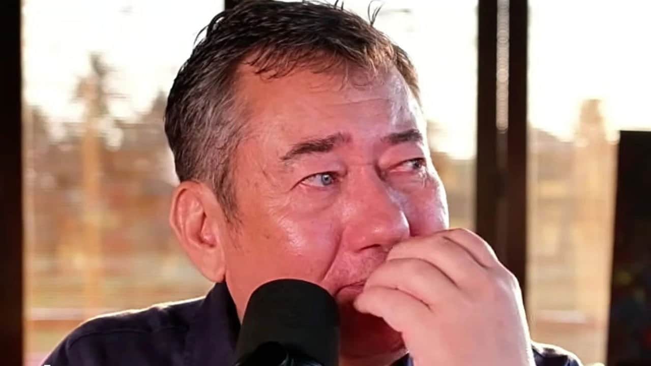 Serdar Akinan ağlayarak vasiyetini açıkladı: Sivrisinek ısırdı, ölüyorum! Beni yakın