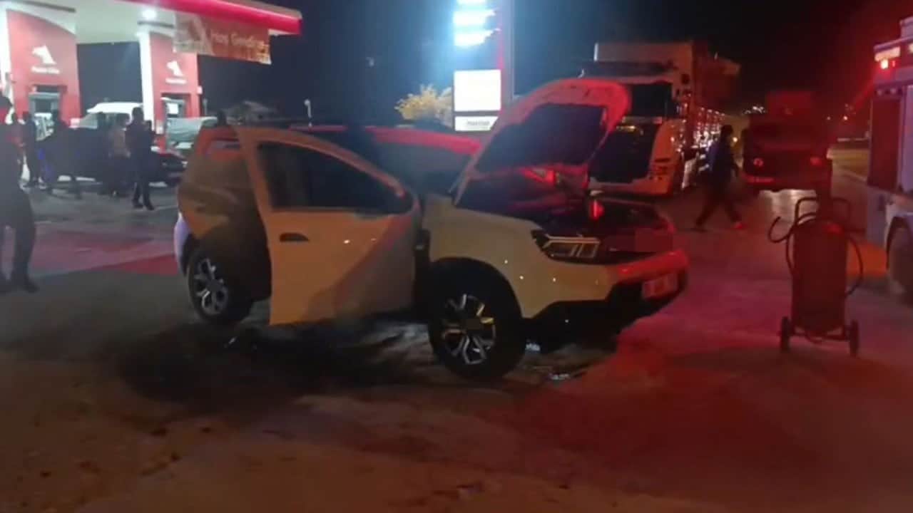 Seyir halindeyken bir anda alev aldı! Baba ve 2 oğlu son anda kurtuldu