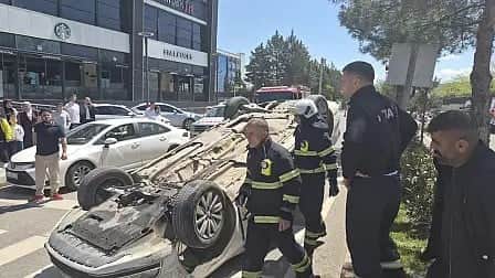 Siirt’te kazada iki sürücü araçlarda sıkıştı
