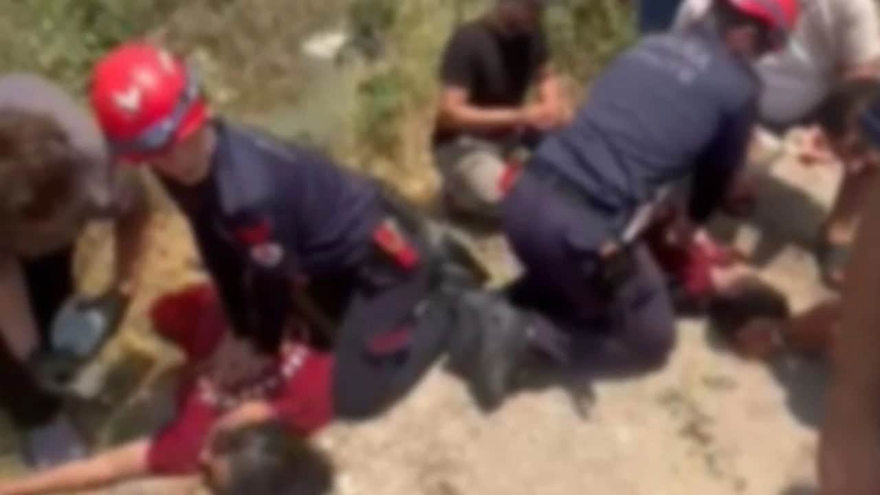 Sulama kanalına uçan araçtaki 2 kadının kalbi durdu