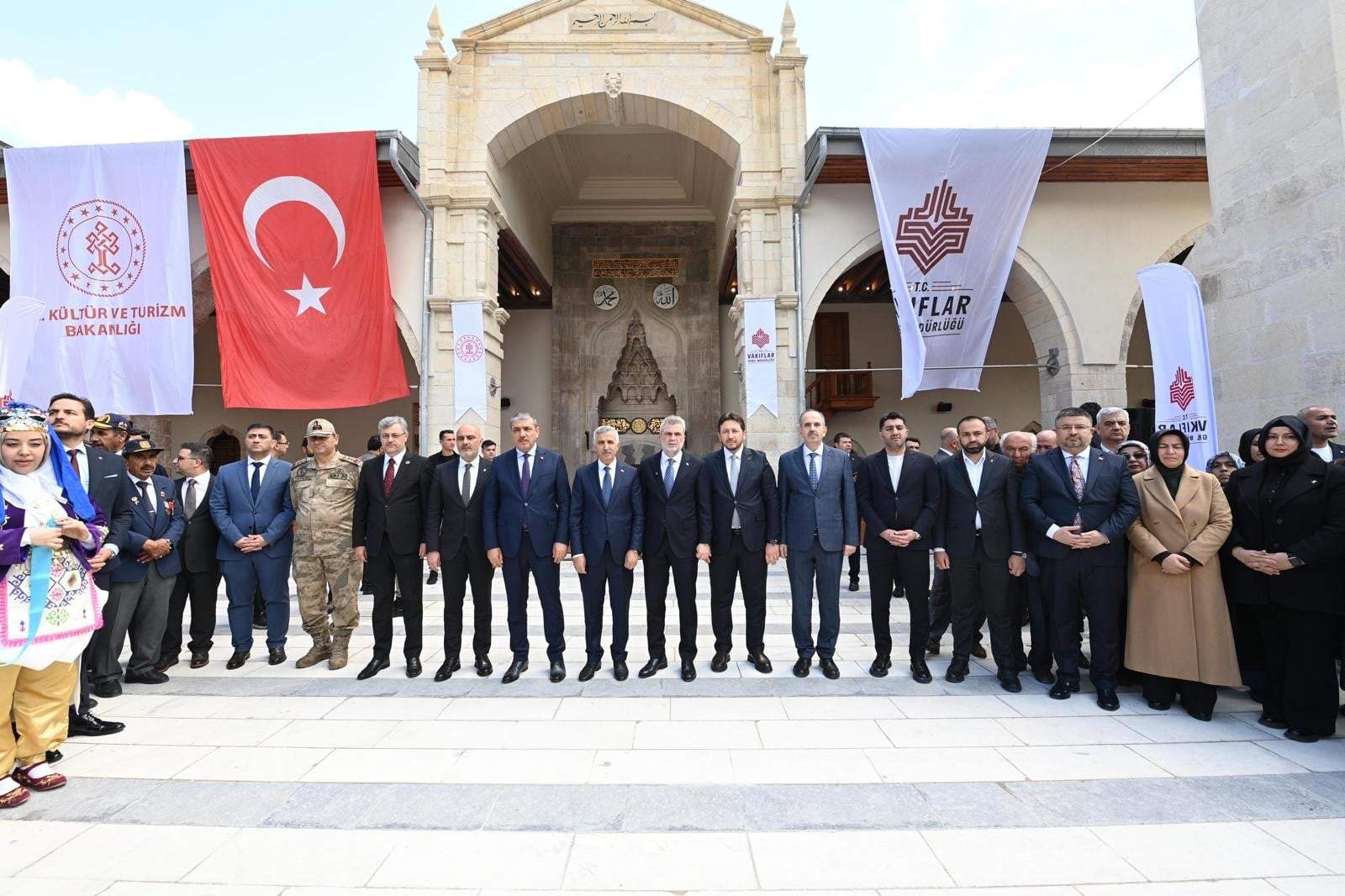 Tarihi Ulu Camii, Cumhurbaşkanı Erdoğan’ın Canlı Bağlantıyla Katıldığı Törenle İbadete Açıldı