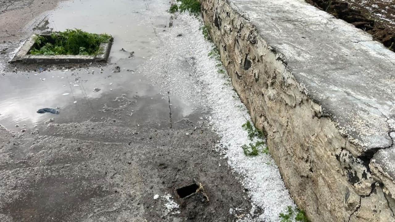 Tarım arazilerini dolu vurdu