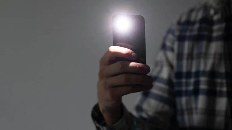 Telefon flaşına büyük yenilik! Fener kullanımı artık farklı olacak