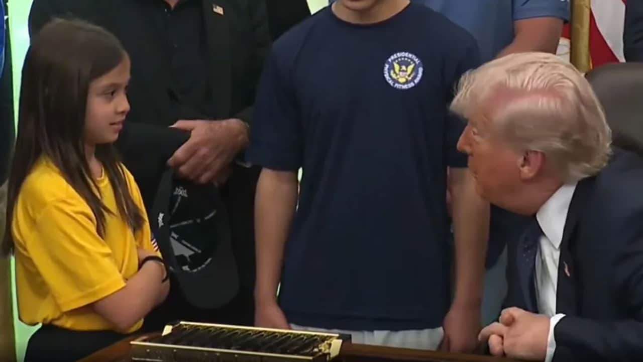 Trump küçük kıza bakın ne dedi!