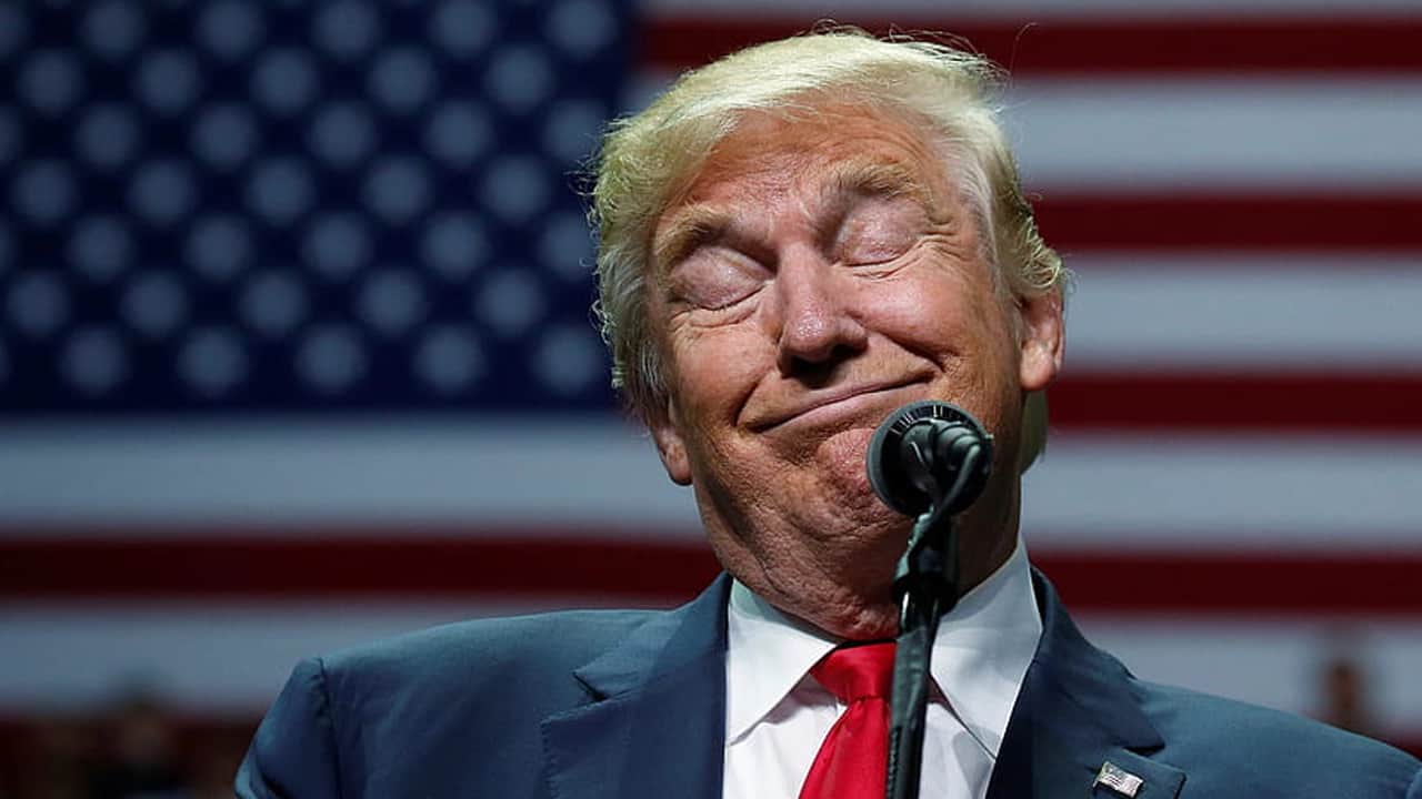 Trump zeka saçıyor: 'Kola çimleri öldürüyorsa, kanseri de öldürüyordur'